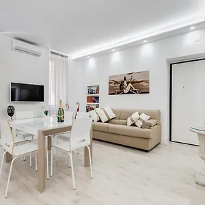 Bmga L The White Crown In Testaccio Rome